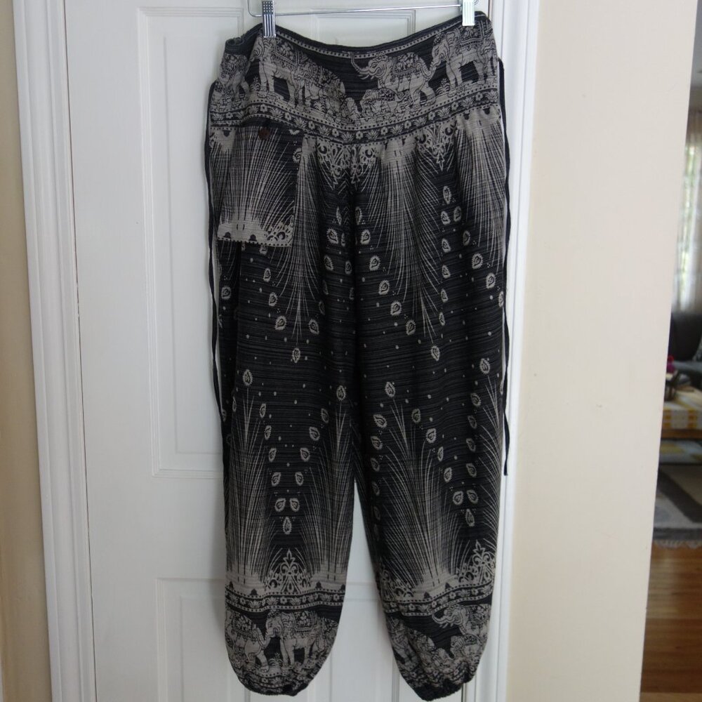 KAMANA Boho Festival Black Gray Elephant Wide-Leg Pants – Wmns Med
